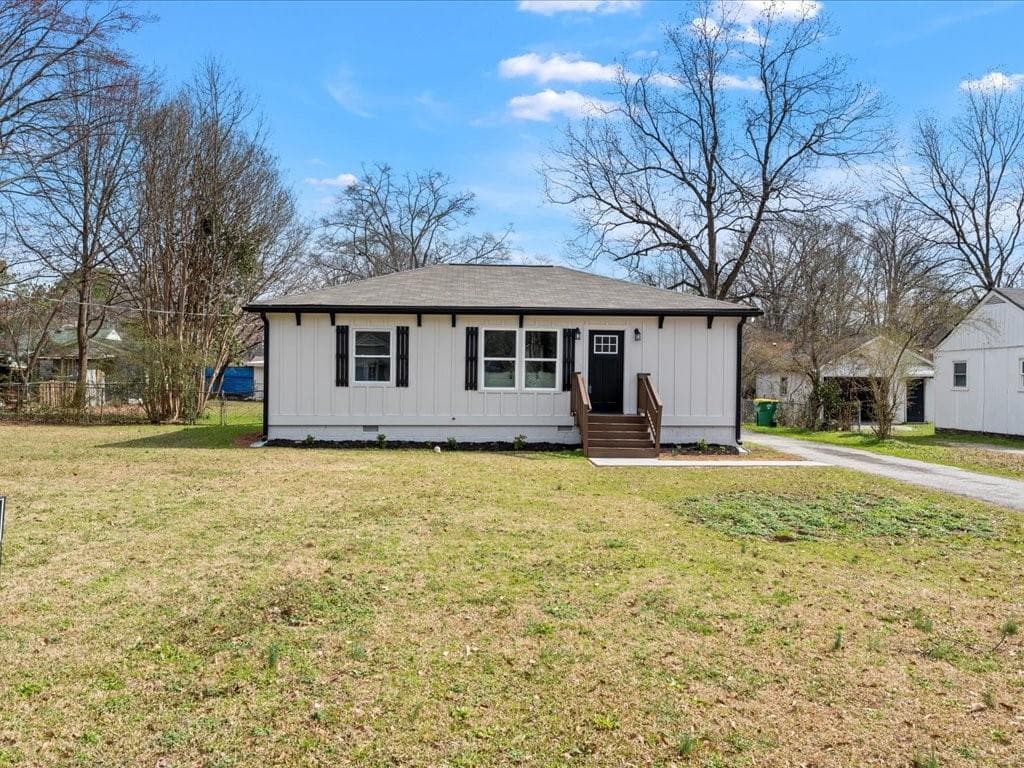 3 bedroom, 2 bathroom single family residence sold at 5068 Maple Drive, Forest Park, GA 30297