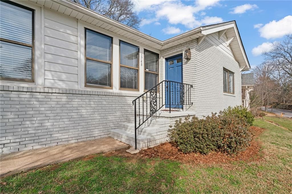 3 bedroom, 2 bathroom single family residence sold at 1748 Marietta Road, Atlanta, GA 30318