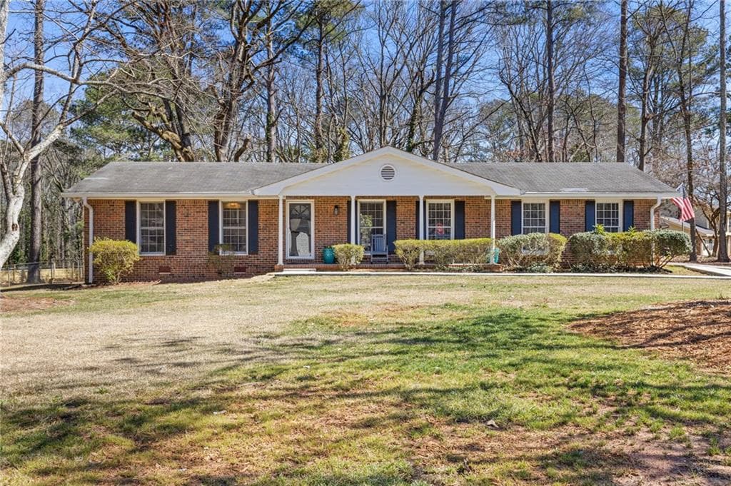 3 bedroom, 2 bathroom single family residence sold at 4005 Manor House Drive, Marietta, GA 30062