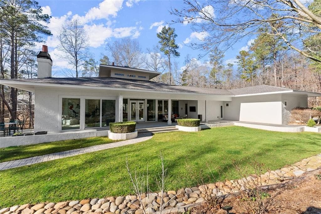 1 bedroom, 2 bathroom single family residence sold at 6393 SNELLING MILL Road, Flowery Branch, GA 30542