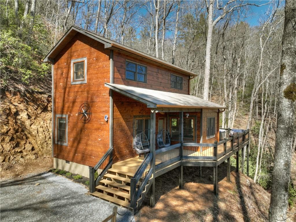 204 Mountain View Circle, Blue Ridge, GA 30513 — most recent listing photo