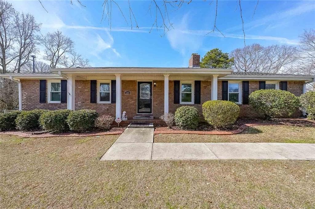 3 bedroom, 2 bathroom single family residence sold at 3908 Summit Drive, Douglasville, GA 30135