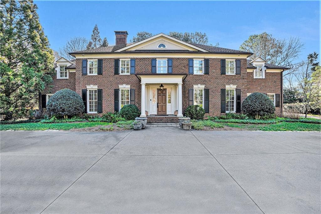 5 bedroom, 7 bathroom single family residence sold at 3000 Rivermeade Drive, Atlanta, GA 30327