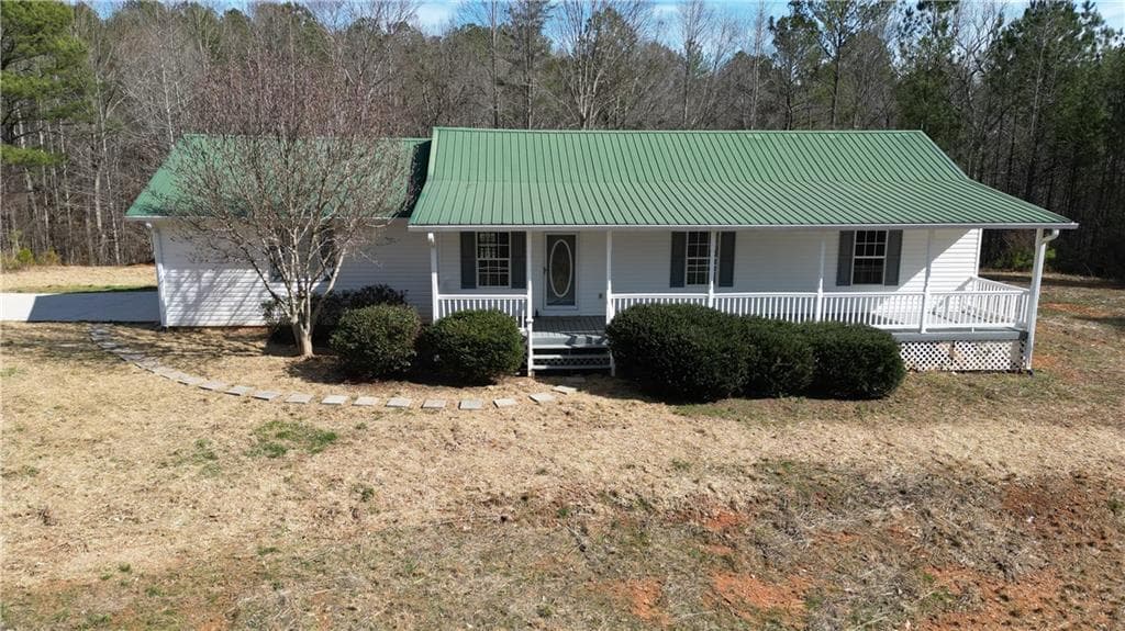 3 bedroom, 3 bathroom single family residence sold at 230 J Davis Road, Tallapoosa, GA 30176