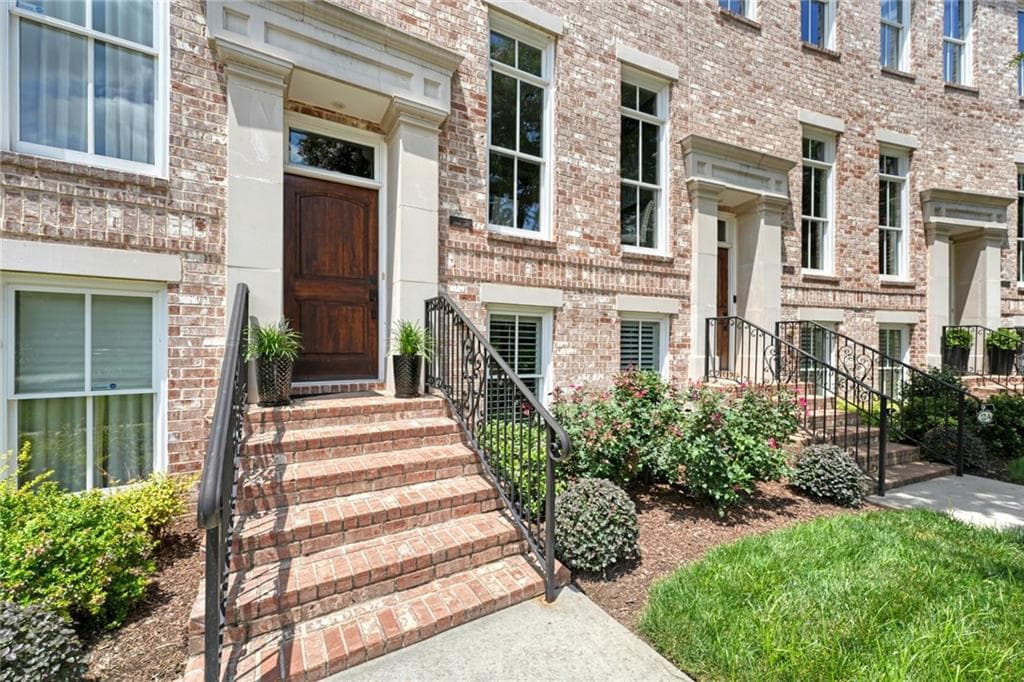 3 bedroom, 4 bathroom townhouse sold at 222 Inman Lane, Atlanta, GA 30307