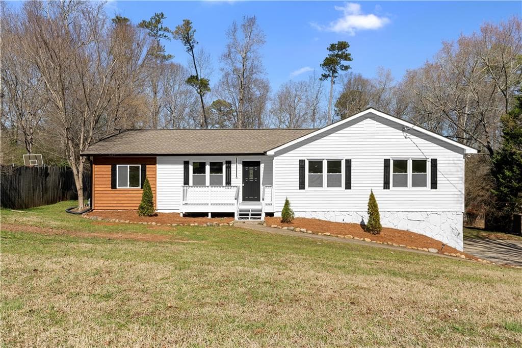 3 bedroom, 2 bathroom, 1,388 sq ft single family residence sold at 215 Sabrina Court, Woodstock, GA 30188