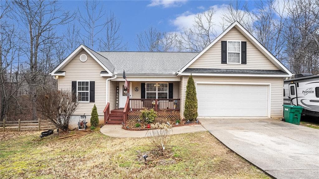4 bedroom, 2 bathroom single family residence sold at 735 Hummingbird Court, Clarkesville, GA 30523