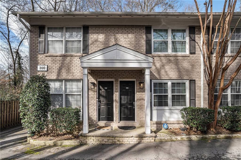 2 bedroom, 2 bathroom condominium sold at 2232 Dunseath Avenue 302, Atlanta, GA 30318