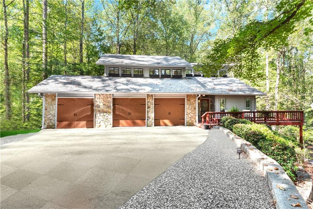 5 bedroom, 4 bathroom single family residence sold at 4867 Township Trace, Marietta, GA 30066