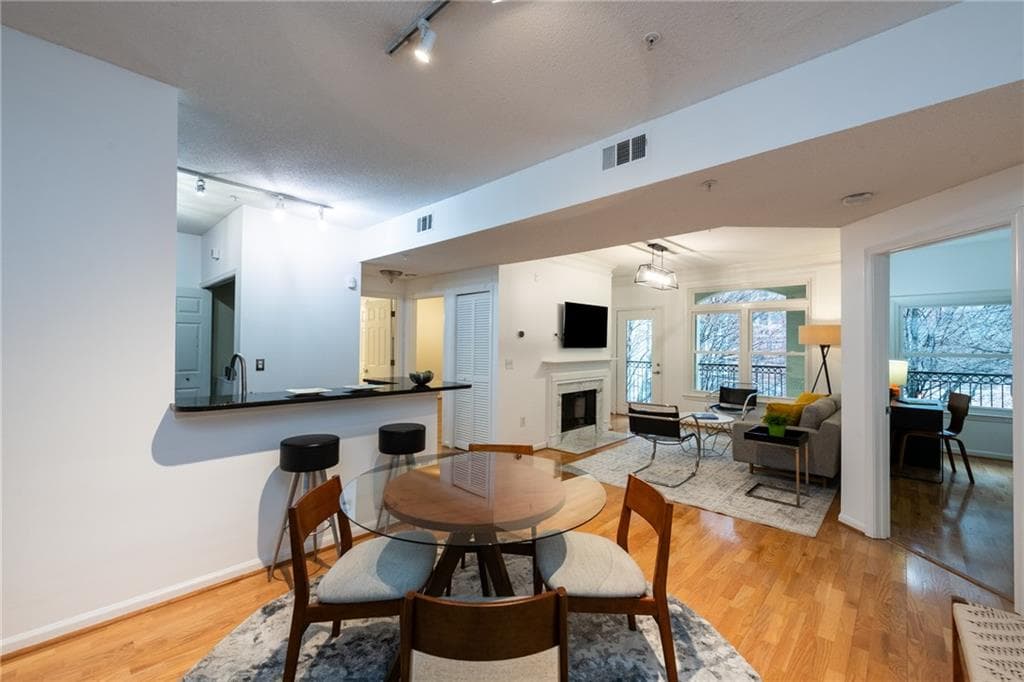 2 bedroom, 2 bathroom condominium sold at 955 Juniper Street 4229, Atlanta, GA 30309