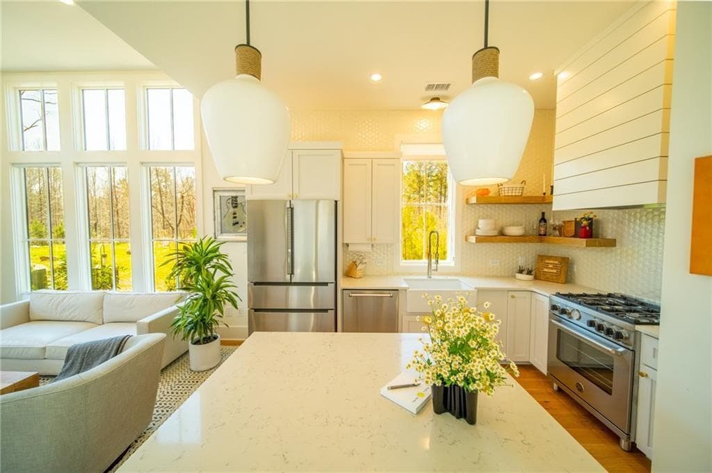 2 bedroom, 2 bathroom, 1,185 sq ft single family residence for sale at 155 Mado Lane, Palmetto, GA 30268 — photo 4