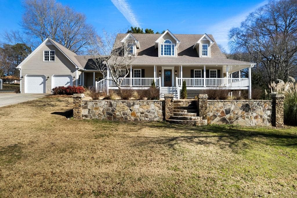 5 bedroom, 5 bathroom single family residence sold at 110 North Avenue, Hiram, GA 30141