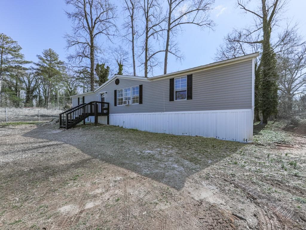 3 bedroom, 2 bathroom, 1,539 sq ft single family residence sold at 112 Day Drive, Woodstock, GA 30188