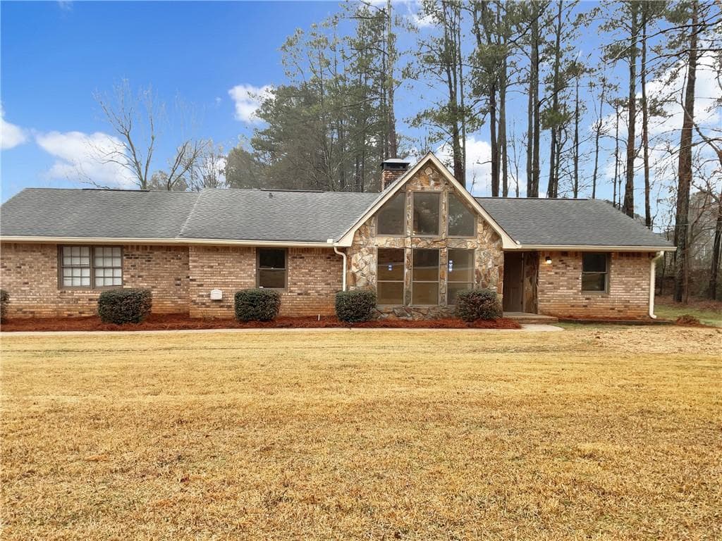 3 bedroom, 2 bathroom single family residence sold at 5700 Leah Lane, Powder Springs, GA 30127