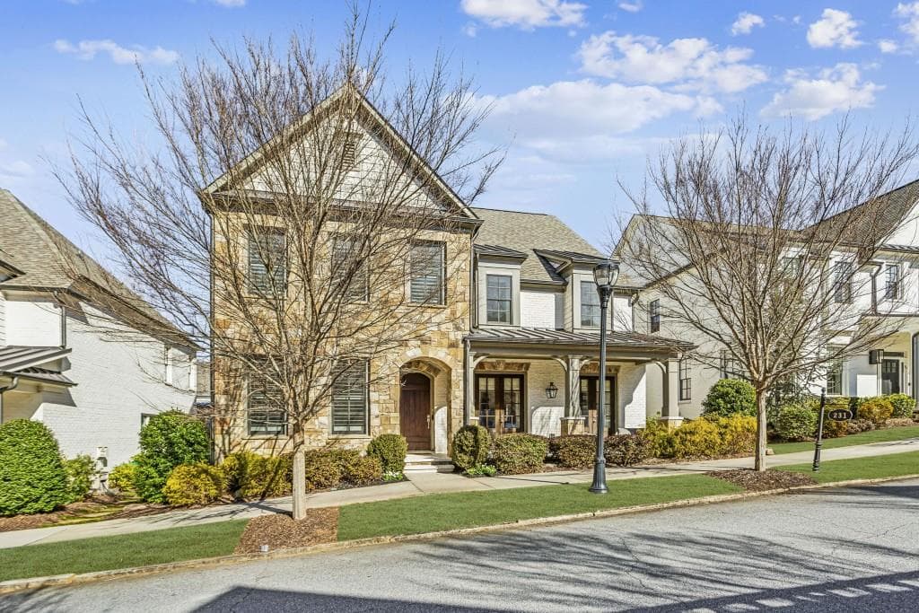 5 bedroom, 5 bathroom single family residence sold at 231 Chastain Park Drive, Atlanta, GA 30342