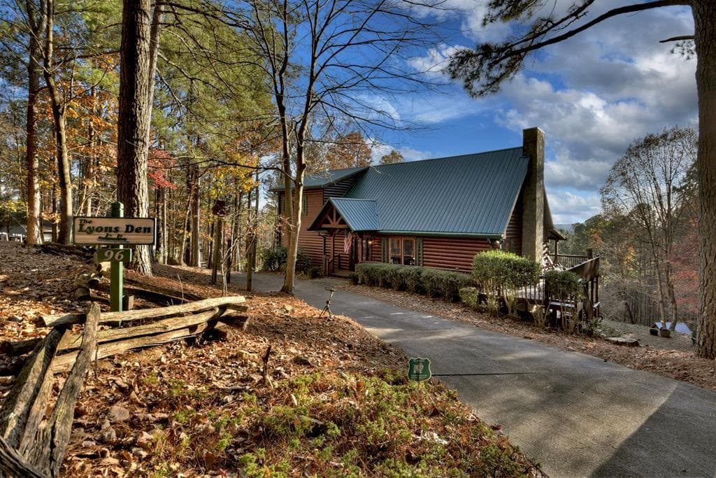 4 bedroom, 4 bathroom single family residence sold at 96 Mountain Springs Circle, Ellijay, GA 30536