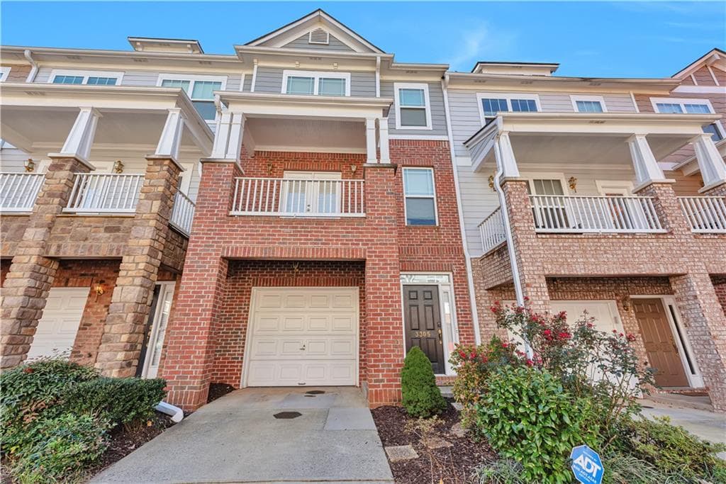 3 bedroom, 4 bathroom townhouse sold at 3305 Regatta Grove, Alpharetta, GA 30004