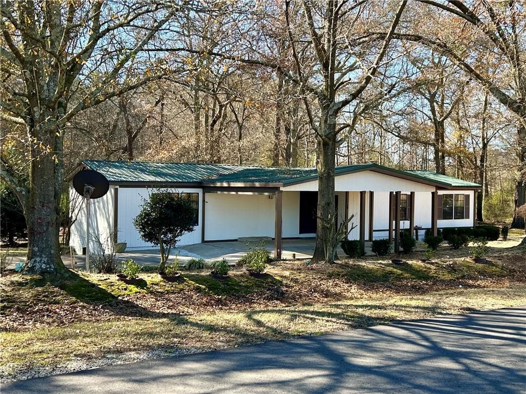 3 bedroom, 2 bathroom single family residence sold at 41 Bakers Road, Royston, GA 30662