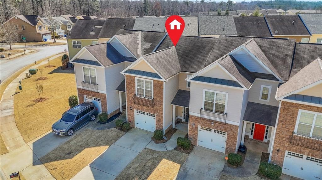 3 bedroom, 3 bathroom townhouse sold at 2502 Capella Circle, Atlanta, GA 30331