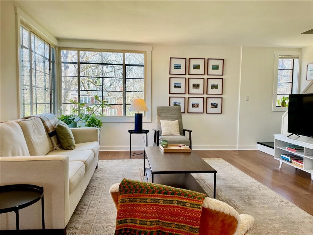 2 bedroom, 1 bathroom, 1,216 sq ft condominium sold at 1190 Briarcliff Road 2, Atlanta, GA 30306