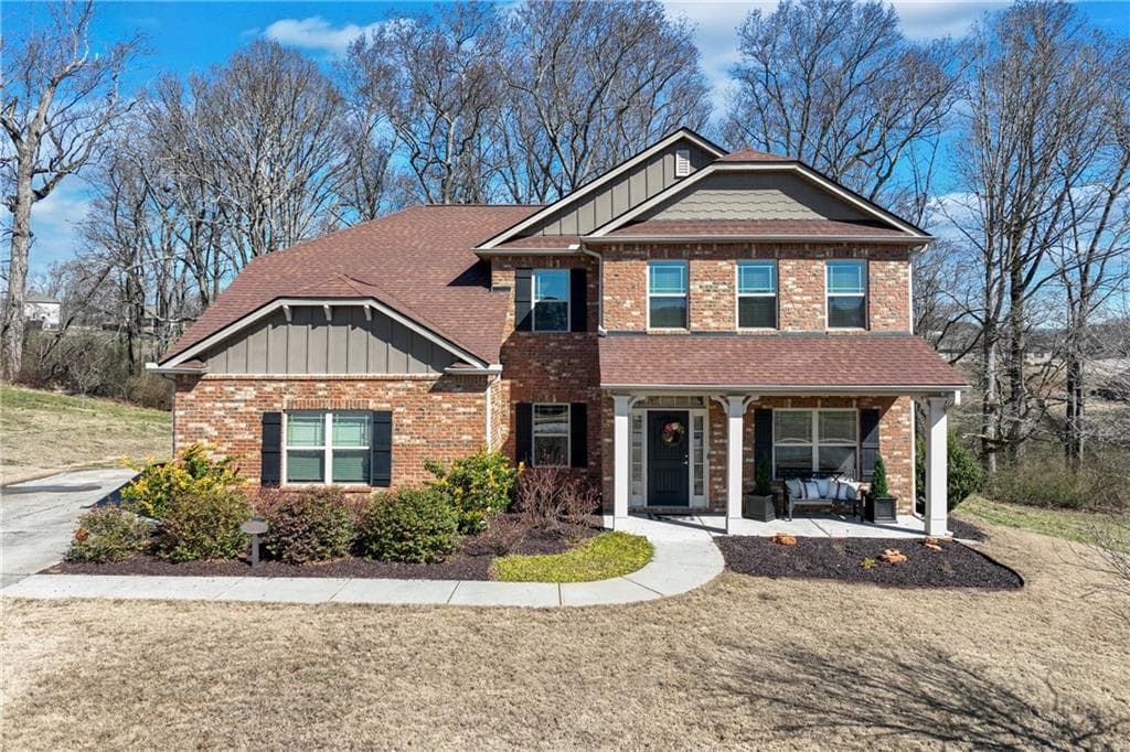 5 bedroom, 4 bathroom single family residence sold at 5933 Bent Tree Way, Clermont, GA 30527