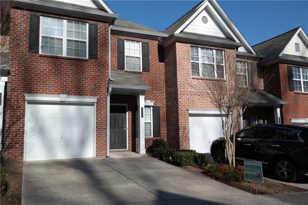 2 bedroom, 3 bathroom townhouse sold at 3835 Pleasant Oaks Drive, Lawrenceville, GA 30044