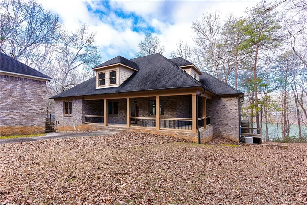 4 bedroom, 5 bathroom single family residence sold at 6372 Falcon Lane, Gainesville, GA 30506