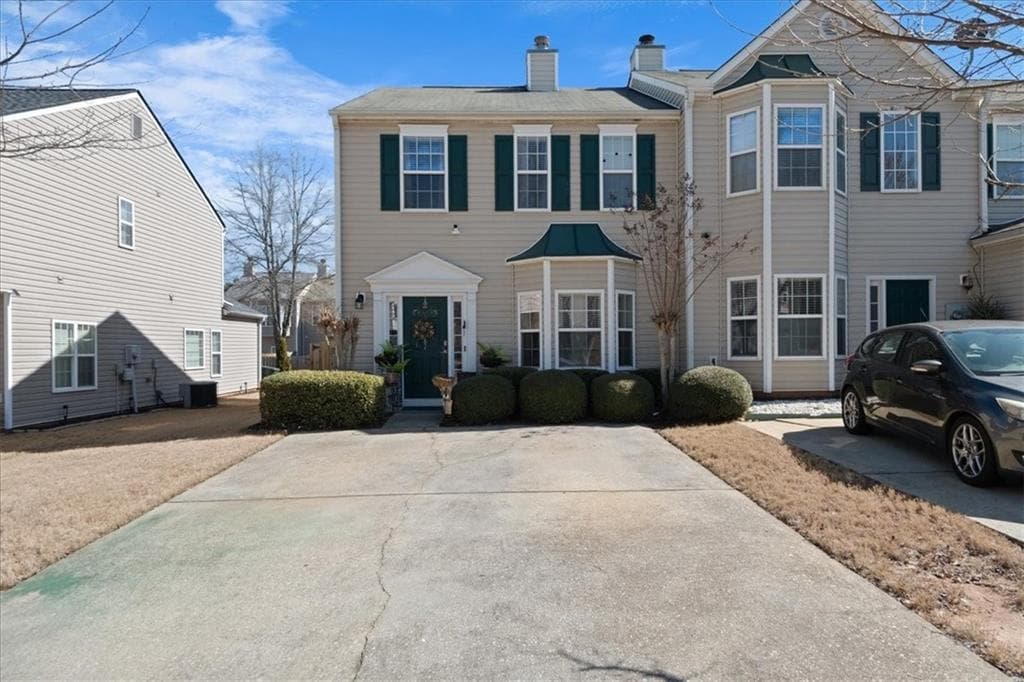 2 bedroom, 3 bathroom townhouse sold at 5036 Timber Hills Drive, Oakwood, GA 30566