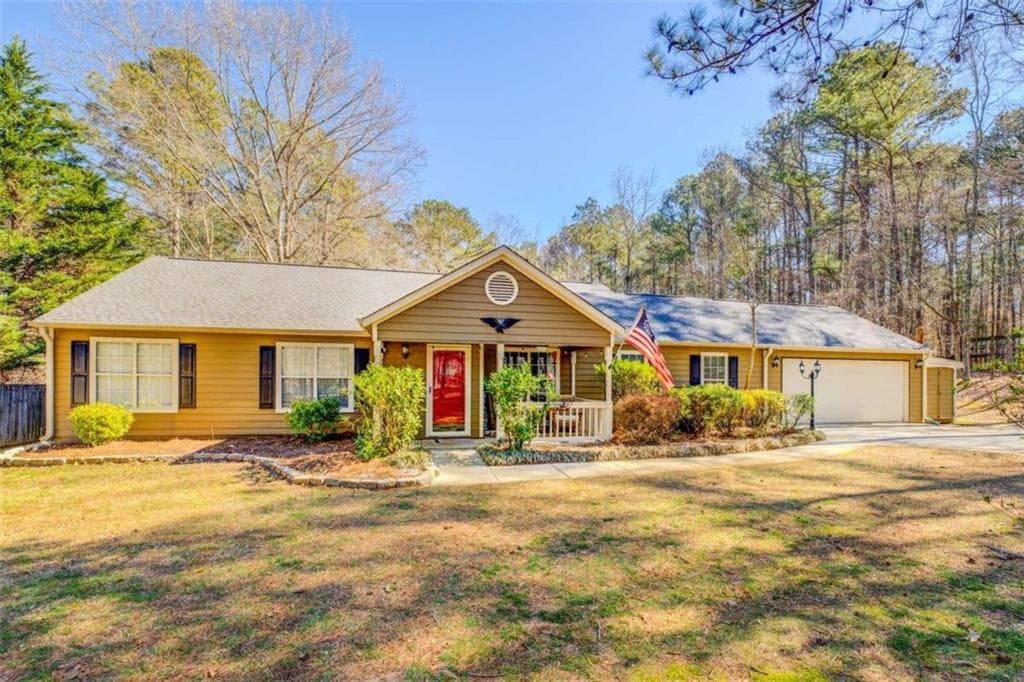 3 bedroom, 2 bathroom single family residence sold at 1553 Riveredge Lane, Monroe, GA 30655