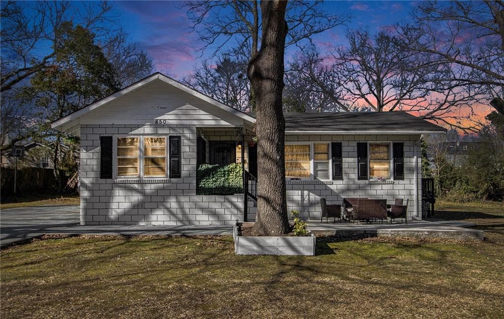 3 bedroom, 2 bathroom single family residence sold at 850 Third Street, Stone Mountain, GA 30083
