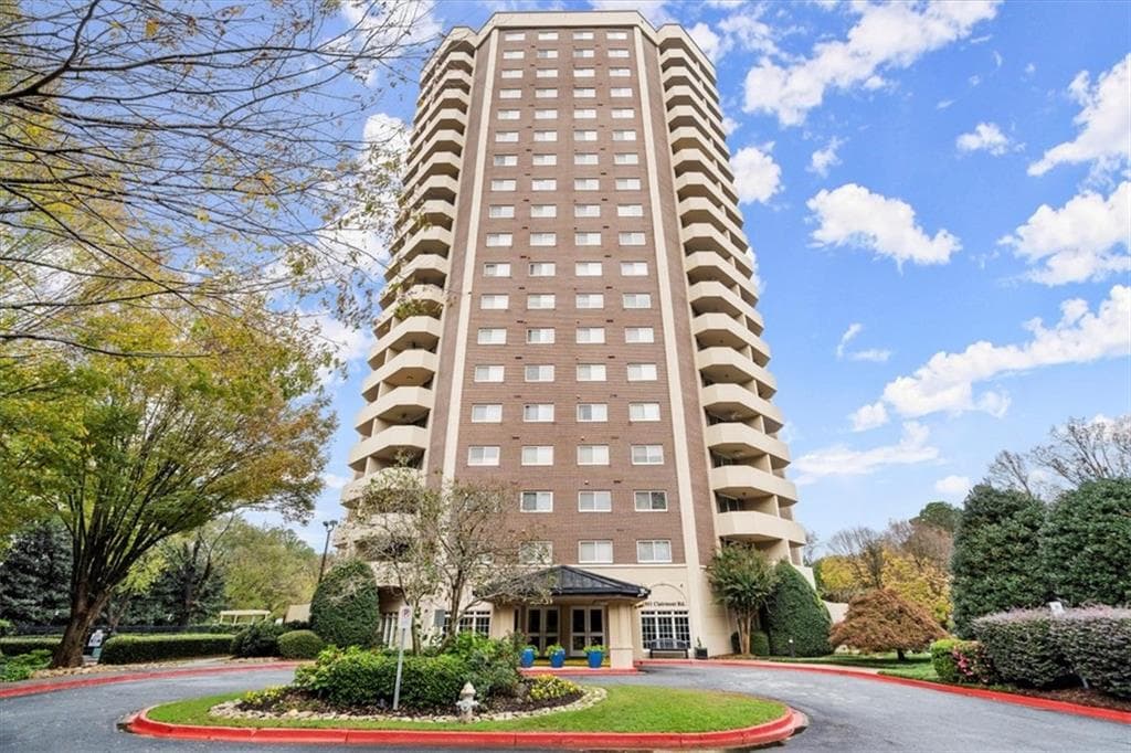 2 bedroom, 2 bathroom condominium sold at 1501 Clairmont Road 1024, Decatur, GA 30033