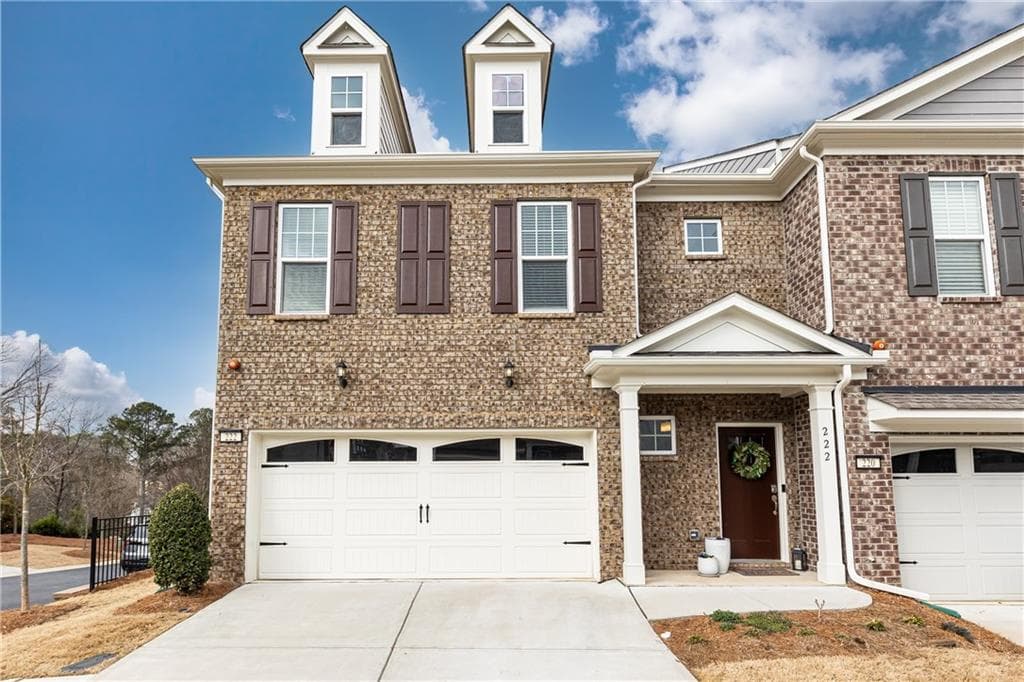3 bedroom, 3 bathroom townhouse sold at 222 Ellis Lane, Woodstock, GA 30189