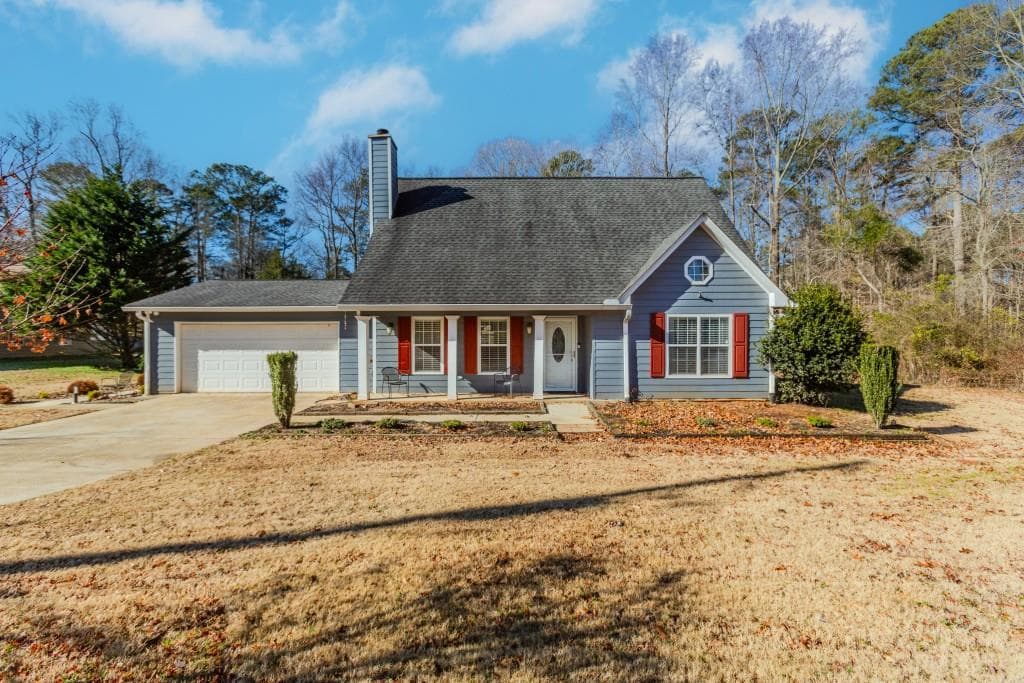 3 bedroom, 3 bathroom single family residence sold at 814 Georgetown Drive, Winder, GA 30680