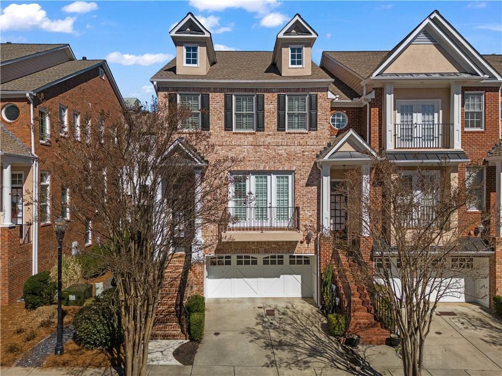 3 bedroom, 4 bathroom townhouse sold at 1029 Emory Parc Place, Decatur, GA 30033