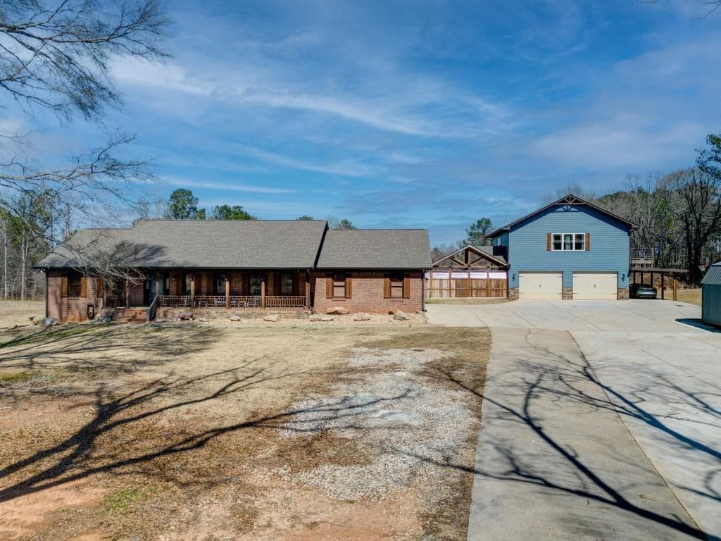4 bedroom, 4 bathroom single family residence sold at 2853 W Ellis Road, Griffin, GA 30223