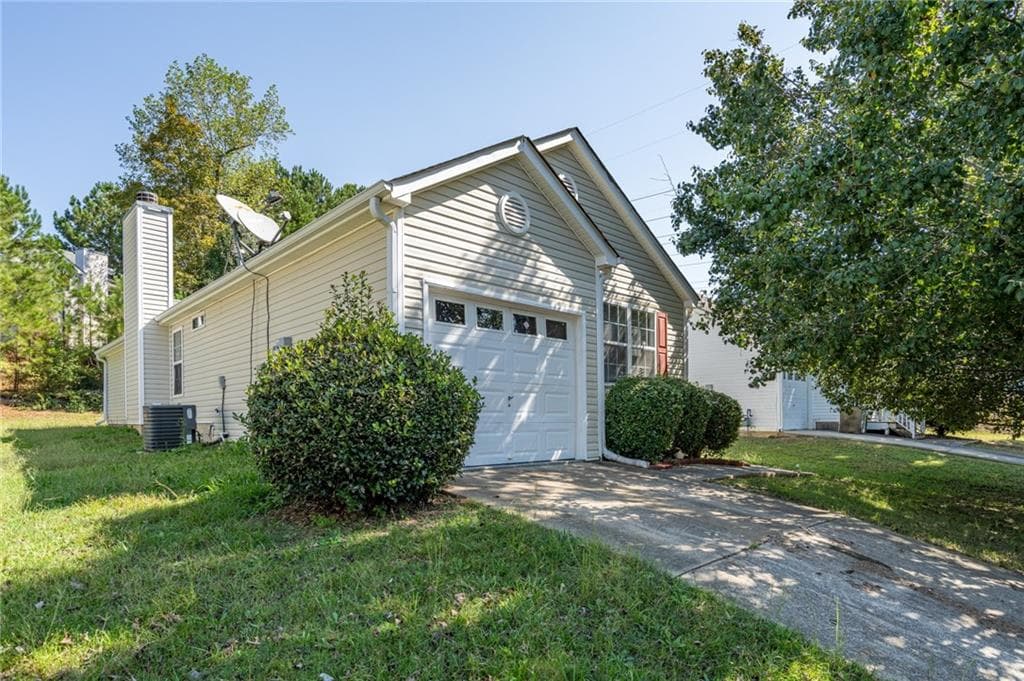 3 bedroom, 2 bathroom single family residence sold at 1048 Abercorn Way, Douglasville, GA 30134