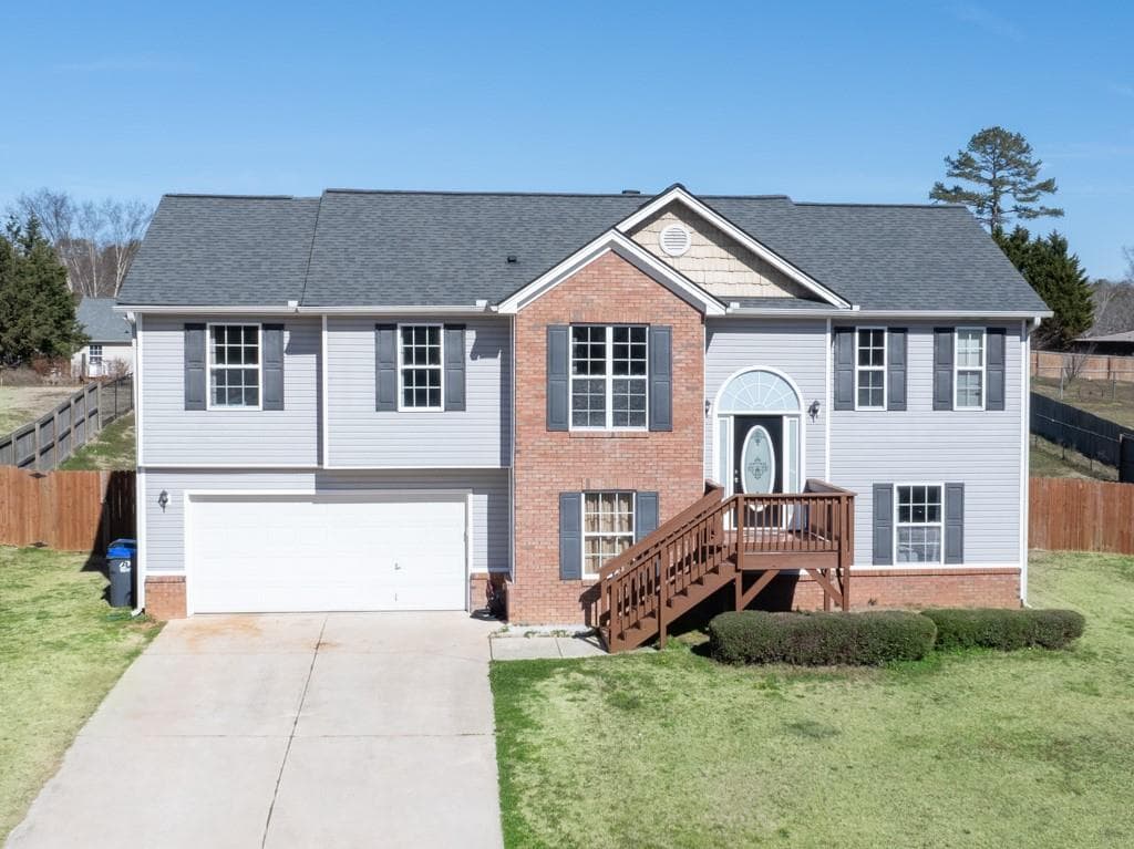 5 bedroom, 3 bathroom single family residence sold at 681 Silver Bell Road, Jefferson, GA 30549