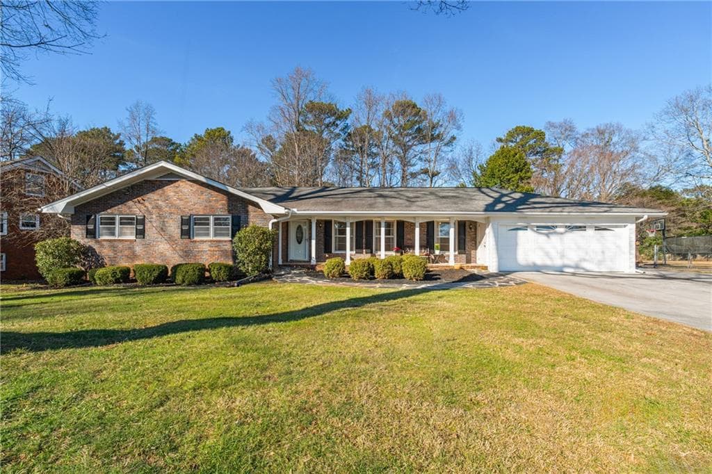 3 bedroom, 3 bathroom single family residence sold at 1577 Crestline Drive, Atlanta, GA 30345