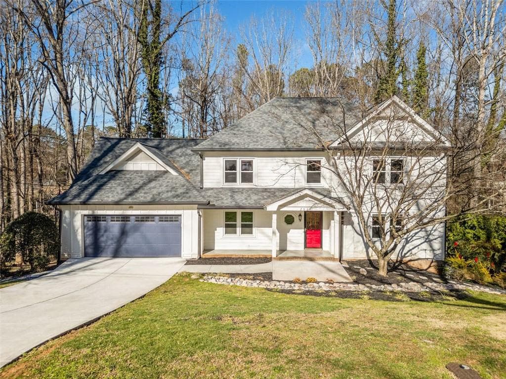 6 bedroom, 4 bathroom, 3,734 sq ft single family residence sold at 2938 Thornridge Drive, Atlanta, GA 30340