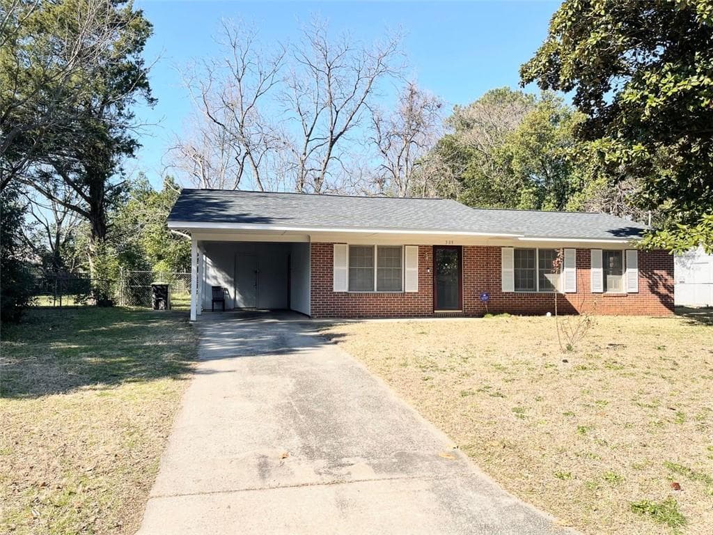 3 bedroom, 2 bathroom single family residence sold at 309 UTAH Avenue, Warner Robins, GA 31093