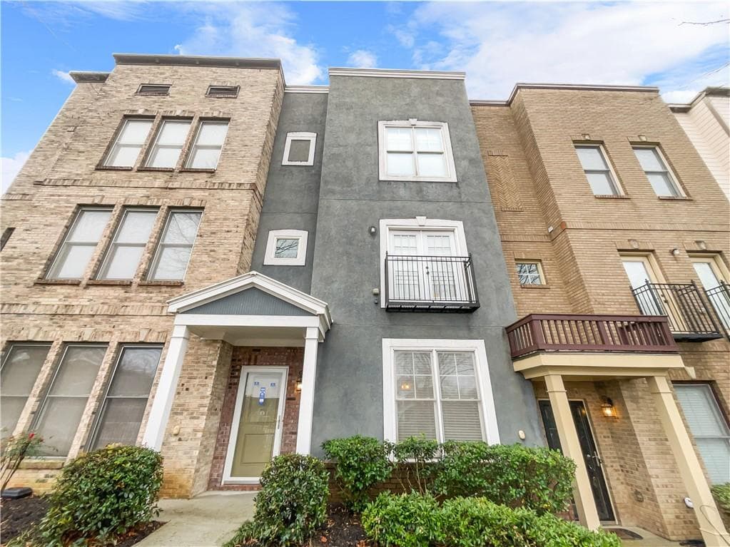 3 bedroom, 4 bathroom, 1,890 sq ft townhouse sold at 789 Liberty Commons Drive, Atlanta, GA 30314