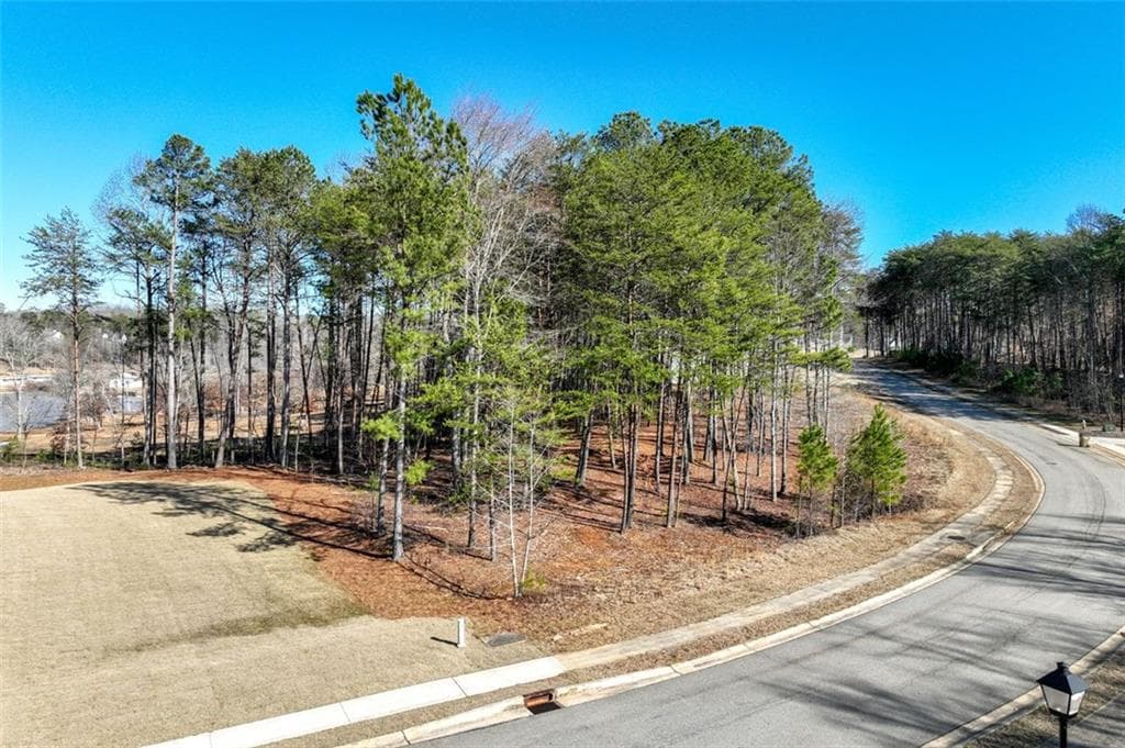 single family residence sold at 6098 BLUEWATER Boulevard, Gainesville, GA 30506