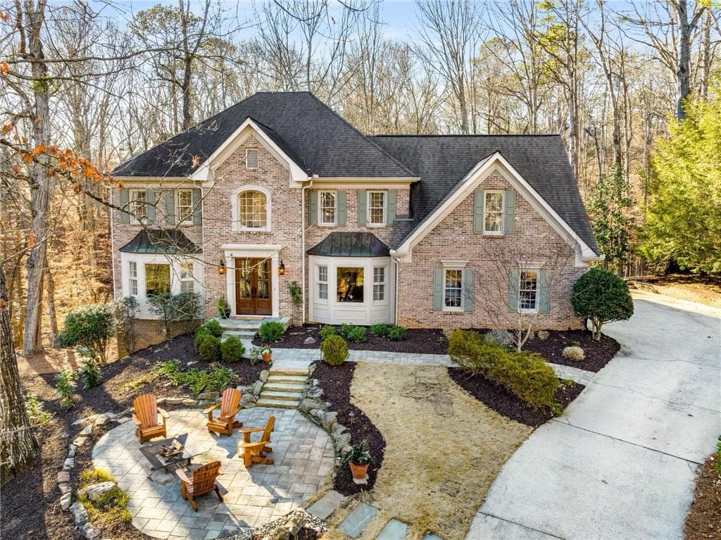 5 bedroom, 4 bathroom single family residence sold at 9465 Mistwater Close, Roswell, GA 30076