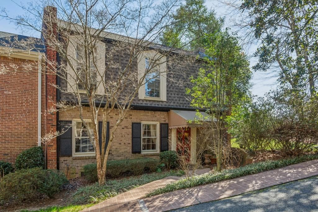 2 bedroom, 3 bathroom condominium sold at 2083 Bohler Road, Atlanta, GA 30318