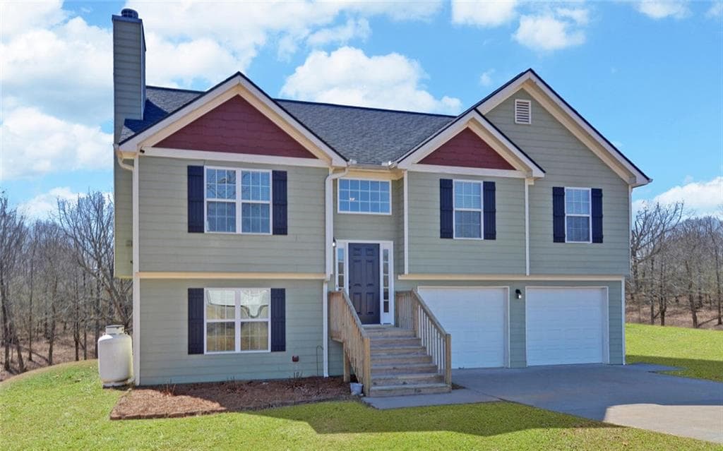 3 bedroom, 2 bathroom single family residence sold at 5611 Divine Lane, Clermont, GA 30527