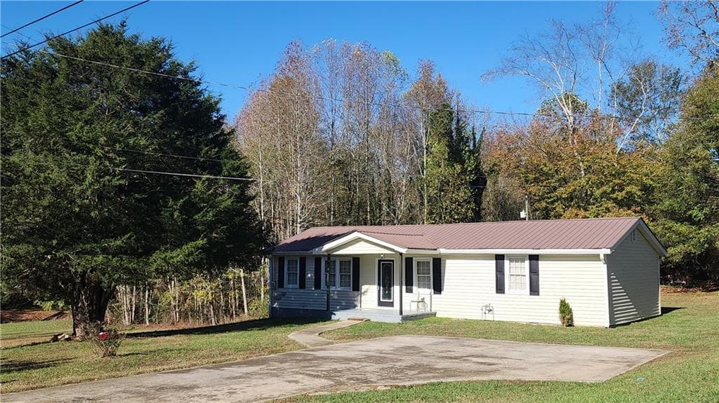 3 bedroom, 2 bathroom single family residence sold at 5605 Oconee Street, Lula, GA 30554