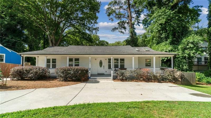5 bedroom, 4 bathroom single family residence sold at 1551 Avon Avenue, Atlanta, GA 30311