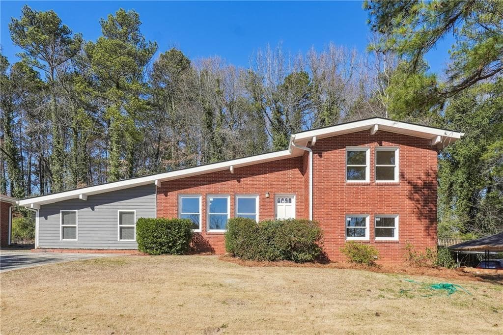 5 bedroom, 2 bathroom, 2,557 sq ft single family residence sold at 3035 Mclendon Circle, Atlanta, GA 30318