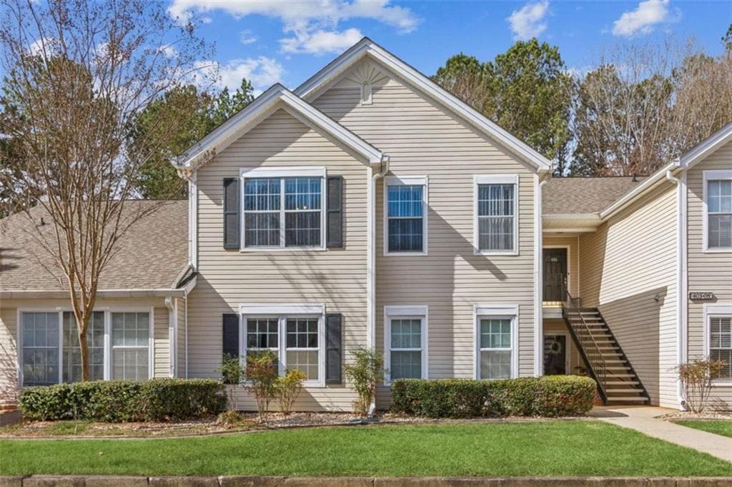 2 bedroom, 2 bathroom condominium sold at 404 Ridgefield Drive, Peachtree City, GA 30269