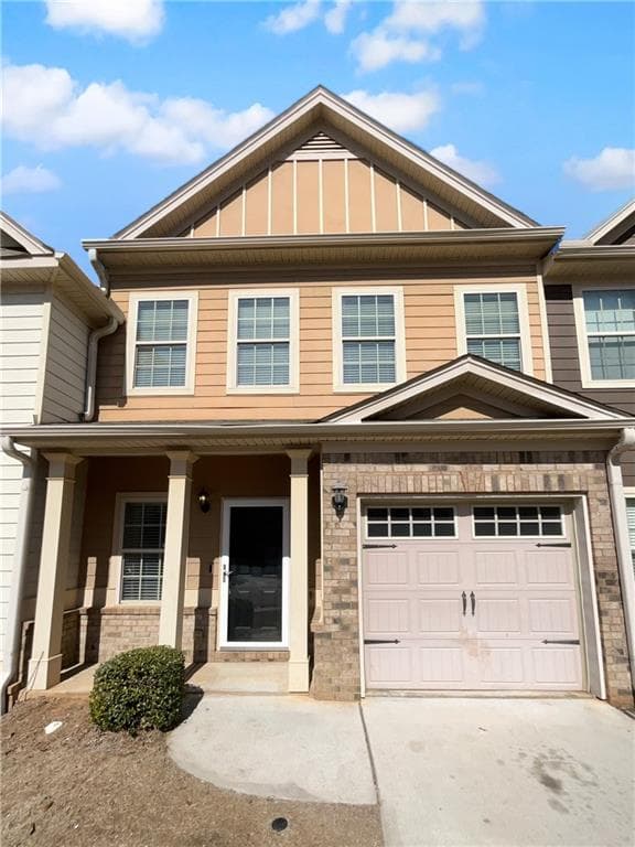 3 bedroom, 3 bathroom, 1,570 sq ft townhouse sold at 2382 Capella Circle, Atlanta, GA 30331